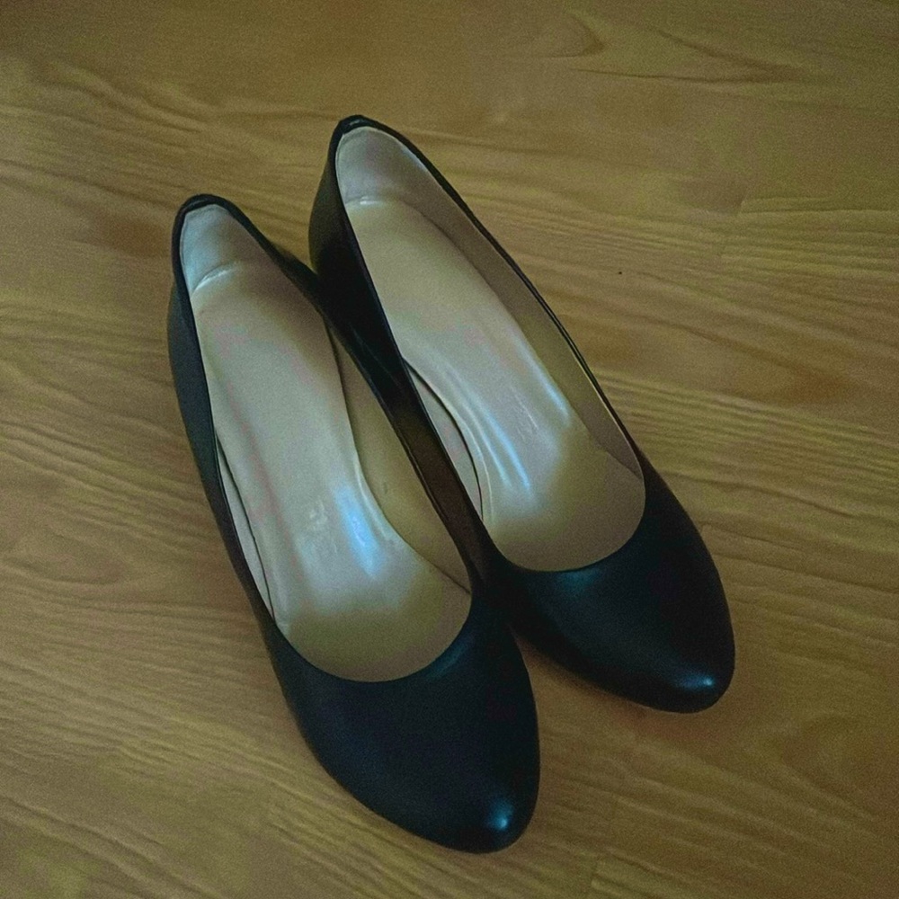Black pumps real leather